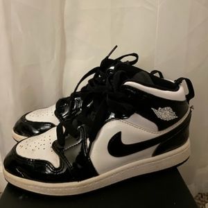 Size 2.5 ps Jordan mid se asw